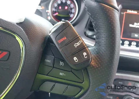 2018 Dodge Challenger R/T Plus Shaker z USA, uszkodzony, nr VIN 2C3CDZBT6JH195679